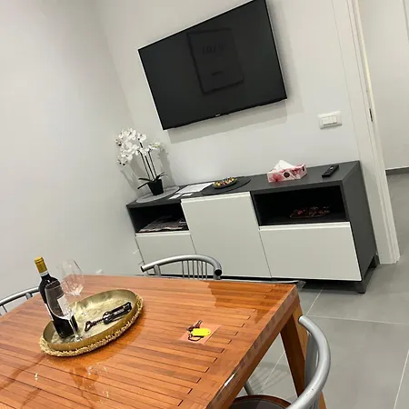 Apartment Rosa Bianca Con Posto Auto Gratuito Nel Centro Storico Di - Langhe Alba (Piedmont)