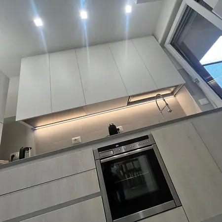 Apartment Rosa Bianca Con Posto Auto Gratuito Nel Centro Storico Di - Langhe *